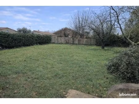 beau terrain constructible 571 m² – calme et accès privé