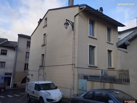 immeuble 3 pièces 210 m²