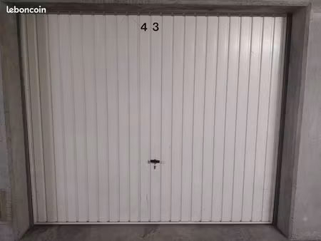 garage/ box proche tram et ceva