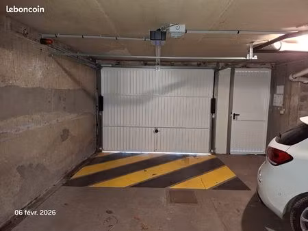 place de parking couverte