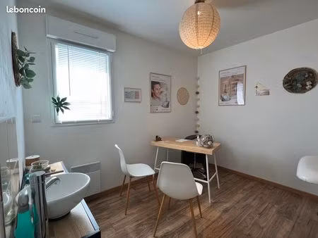 local commercial dans cabinet soin et bien etre