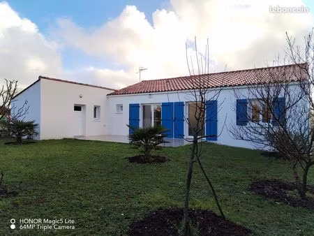 maison - angles 85750