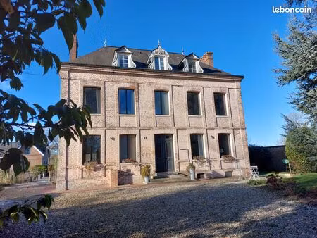 a 15 kms de la mer – maison de maître de 1861 & sa dépendance – où le caractère de l’ancie