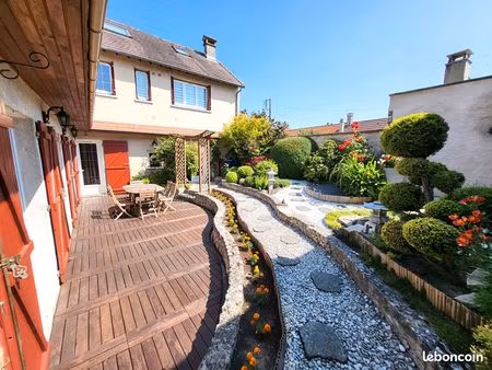 maison 6 pièces 150 m²