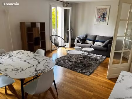 2 piéces meublé place du vigan