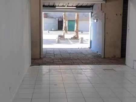 bail commercial mail rochelongue cap d'agde