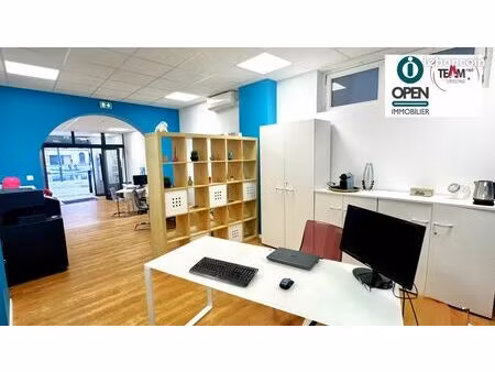 local rénové 52m² cadre royal sur quai