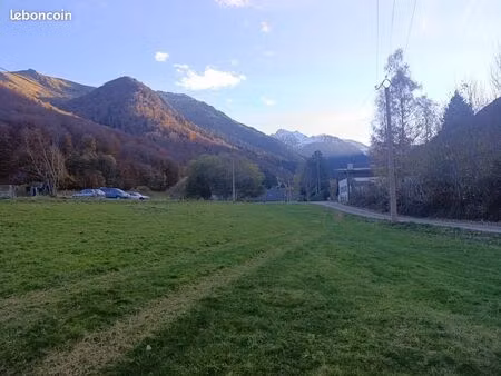 terrain 679 m² campan