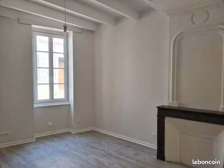 bel appartement à pont l'abbé d'arnoult