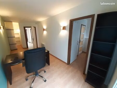 3 bureaux + salle d’attente pour prof. liberale de soins