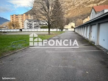 parking saint egreve