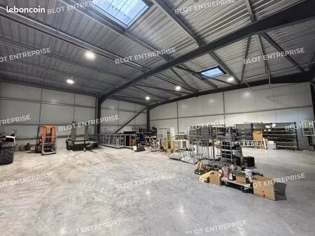 local d'activité 500 m²