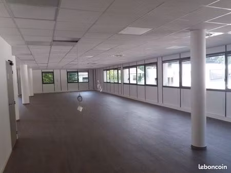 bureaux 1 171 m²