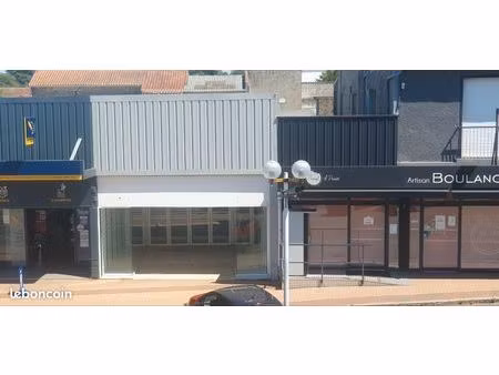 emplacement n°1 à aizenay – grand local commercial de plain-pied avec réserve