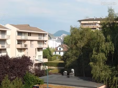 triangle d'or  a 2 pas du lac  studio lumi9neux