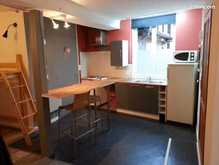 studio au calme dans cour privative