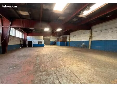 loue local  entrepot