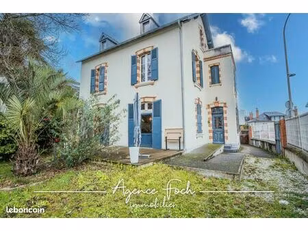 maison 8 pièces 195 m²