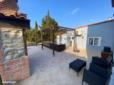 proche perpignan villa t5 90 m² + t2 indépendant 30 m²  jardin  piscine chauffée  climatis
