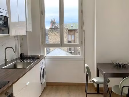 t2 meublé 47m² rénové en 2024 – face au lycée françois 1er – 695 cc