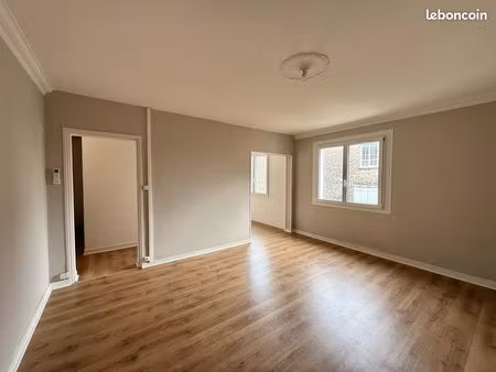 appartement 100 m² entièrement rénové - 600