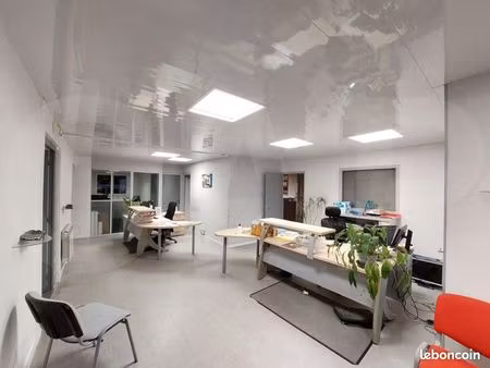 bureaux 236 m²