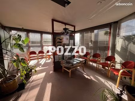 local commercial 106 m²