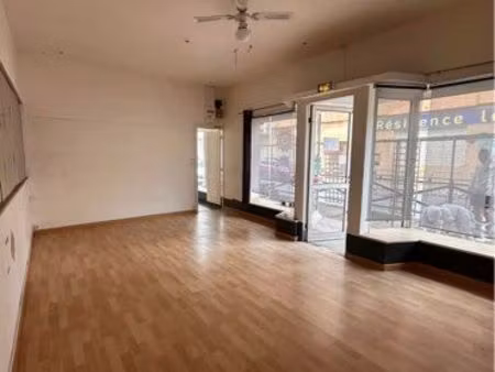 à vendre – pas de porte / droit au bail – valras-plage