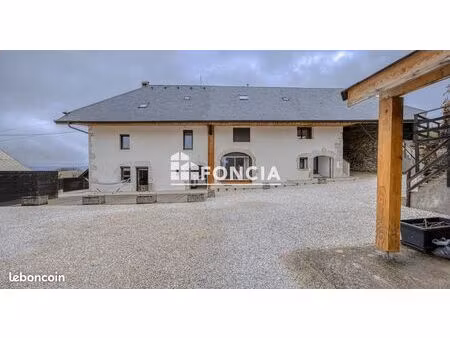 ferme rénovée sur 9000 mètres de terrain