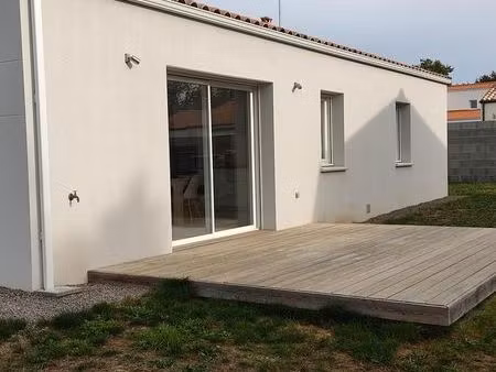 maison a louer landevieille