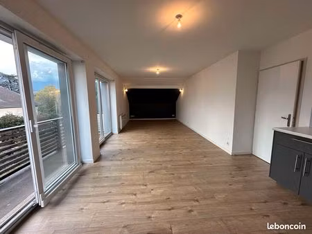 t4 lumineux 83 m² – tram direct genève – calme – parking