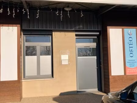 local professionel 50m² - 2 bureaux + salle d'attente - parking facile