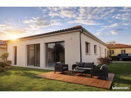 terrain 850 m² salles