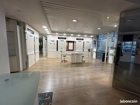 local commercial 120 m²