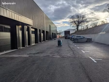 local professionnel neuf 90 m² – rdc + mezzanine – poisy (annecy)
