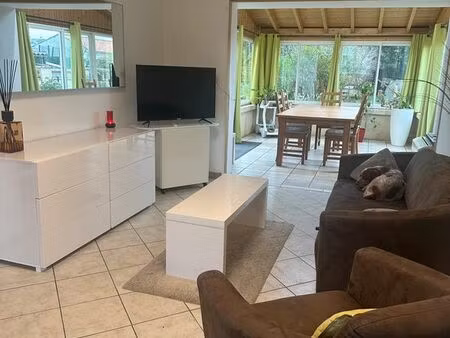 maison lumineuse  jardin arboré de 634m2 avec dépendance