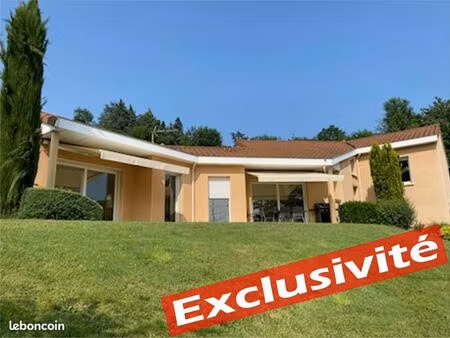 maison 7 pièces 221 m²