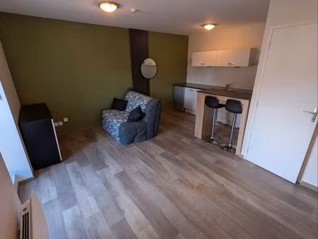 studio meublé 23 m² – rénové – idéal étudiant – le puy-en-velay