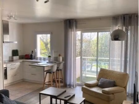 loue agréable appartement t2 lumineux meublé