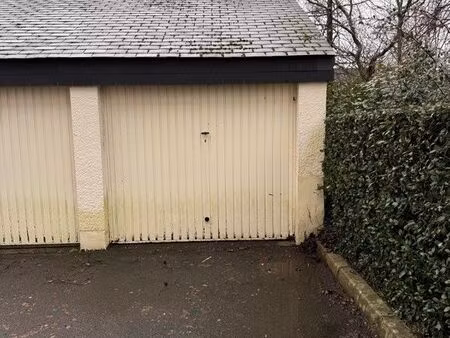 location garage vannes