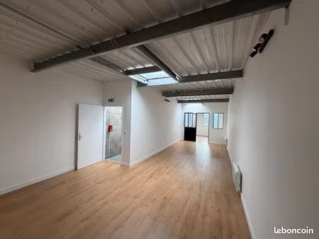 local 130 m2 périgny