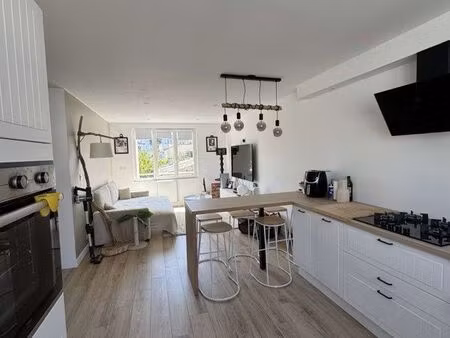 t2 meublé 45 m² – refait à neuf – jardin – place de la liberté – lorient