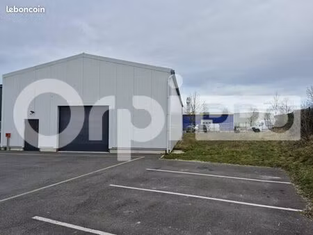 local d'activité 220 m²