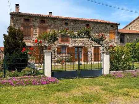 corps de ferme avec grange