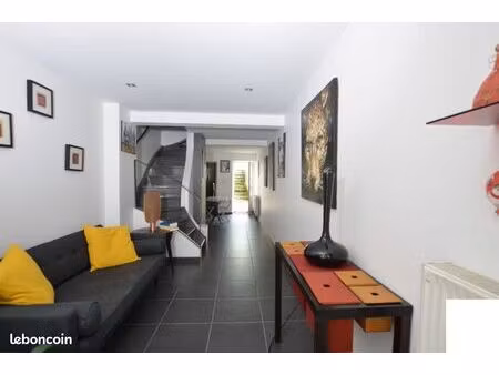 location maison de village