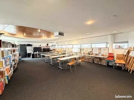 bureaux 242 m² chasseneuil du poitou