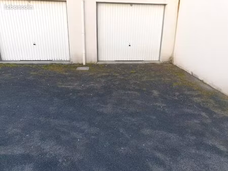 garage / box / garde meuble