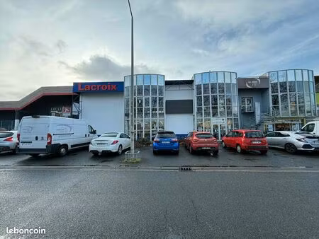 local commercial 738 m²