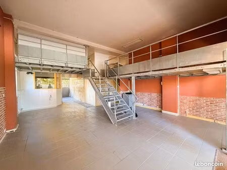 local commercial - ponts des demoiselles