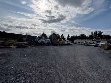 exceptionnel 10.500 m2 avec bâtiment